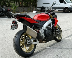 NUEVA Motocicleta <span class=keywords><strong>Aprilia</strong></span> Tuono V4 1100 Touring 2026 - Product Image 6