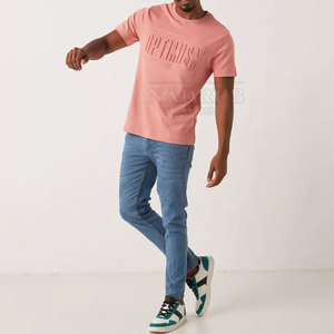 T-shirt texturé en relief avec lettres en relief et t-shirt respirant en coton mélangé lisse - Product Image 3