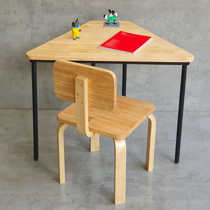 Ensemble table et chaise trapézoïdale en bois massif pour enfants, pour salle de classe - Product Image 4