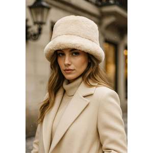 Sombrero de Pescador de Piel Sintética Beige Importado - Sombrero de Invierno de Moda Premium - Accesorio de Color Beige Vibrante Spk1102-1 - Beige - Product Image 3
