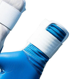 Gants de gardien de but en PU imprimé au design élégant, uniforme pour hommes, résistants, antidérapants, unisexes, gants de football, logo personnalisé - Product Image 5