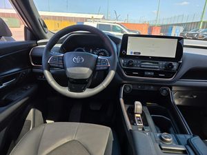 Toyota Grand Highlander Platinum Max Hybrid XLE AWD Automático V6 SUV de 7 Asientos Usado 2026 con Techo Solar Panorámico |   Exportación - Product Image 3