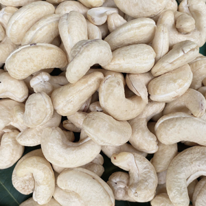 Vente flash, meilleur prix, noix de cajou brutes de haute qualité, origine Vietnam, en vrac, étiquetage privé, emballage OEM disponible, Santigo - Product Image 1