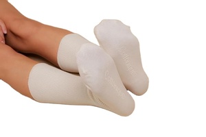 Calcetines de equipo para hombre con logotipo personalizado OEM Técnicas tejidas antibacterianas Logotipo inferior de muestra rápida para correr Deportes Ciclismo Baloncesto - Product Image 2