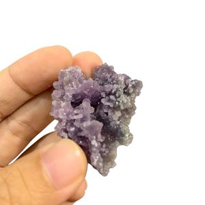 Petit spécimen d'agate de raisin naturelle, agate de raisin botryoïdale brute violette, grappe de cristaux minéraux pour collection et décoration - Product Image 6