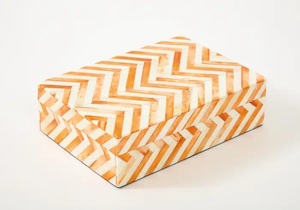 Boîte à bijoux en résine incrustée d'os de style moderne fait à la main, rangement et décoration - Product Image 4