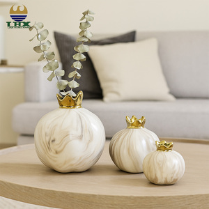 Nhà Sản Xuất Bắc Âu Độc Đáo Đá Cẩm Thạch Lựu Trang Trí Bình Gốm Vàng Vương Miện Tối Giản Trái Cây Hoa Bình Trang Trí Nội Thất OEM ODM - Product Image 1