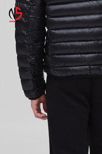 Blouson matelassé noir pour homme, dernière conception, haute brillance, coupe-vent, imperméable, en toile, avec logo personnalisé et fourrure, collection 2026 - Product Image 6