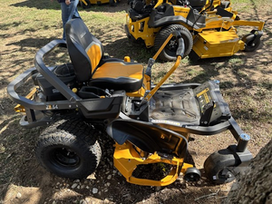 Cortadora de césped usada Cub Cadet Ultima ZT2 54 Zero Turn de 23HP con plataforma AeroForce de 54 pulgadas y doble transmisión hidrostática, a la venta. - Product Image 3
