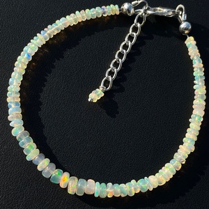 สร้อยข้อมือลูกปัดโอปอลเอธิโอเปียสีทอง หินธรรมชาติหลากสี ขัดเงา รูปทรงเหลี่ยม หลากสีสัน ขนาด 4 มม. ทำด้วยมือ - Product Image 3