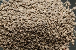 Litière pour chat en bentonite hautement absorbante et sans poussière, litière minérale agglomérante pour animaux de compagnie, pour la vente en gros - Product Image 3