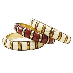 Novedad 2025: Juego de Brazaletes Ligeros Hechos a Mano en Resina Multicolor y Latón para Mujer, con Detalles en Marfil y Turquesa - Product Image 1