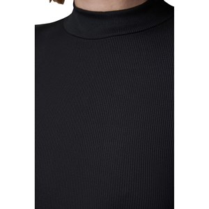 Top Deportivo Informal Hecho de Tela de Lona Resistente - Product Image 3