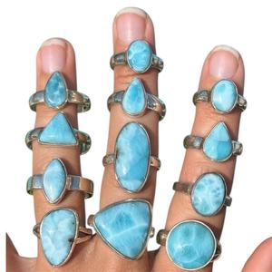 Anneaux en argent sterling plaqué de pierres précieuses de larimar naturelles de haute qualité, vente en gros, anneaux de mode en pierres précieuses en laiton, bijoux imperméables - Product Image 1
