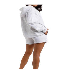 Conjunto de Sudadera con Capucha y Pantalones Cortos de Alta Calidad para Mujer, Talla Grande, Corte Ajustado, Sudadera con Capucha y Pantalones Cortos con Estampado DTG, Primavera, de Pakistán - Product Image 3