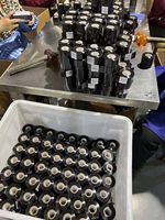 Cinta Térmica de Resina Premium para Impresión de Códigos de Barras y Números de Serie de Alto Rendimiento