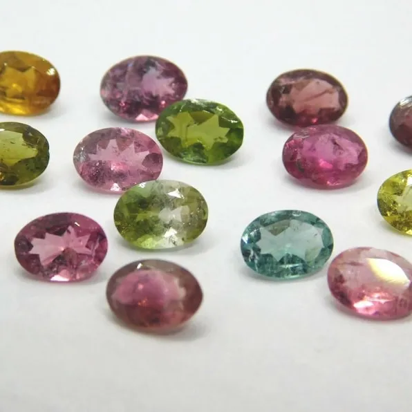 تورمالين طبيعي متعدد الأوجه ، قطع مستديرة من الأحجار الكريمة بالجملة لصنع المجوهرات للتسوق عبر الإنترنت