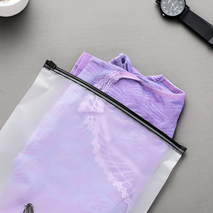 Mini pochette personnalisée en PE Sacs à zip-lock en plastique transparents à fermeture éclair pour le stockage des emballages alimentaires ou des chaussettes - Product Image 2