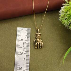 Collar con Colgante de Mano de Esqueleto Gótico, Dijes de Hueso de Calavera de Aleación de Zinc en Oro Antiguo, Joyería Punk Rock para Hombres y Mujeres, Venta al por Mayor - Product Image 2