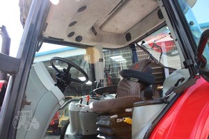 Tracteur miniature MASSEY FERGUSON 5460 avec transmission 4x4 et moteur diesel - Product Image 6