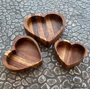 Bol en bois en forme de cœur fait à la main, bol de service en bois massif naturel, vaisselle écologique - Product Image 1