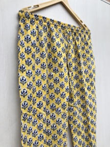 Ensemble pyjama indien imprimé à la main, tenue de nuit, tenue de fête, motif floral, pyjama fait main, cadeau de Noël pour elle - Product Image 4