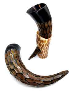 Cuerno de Búfalo Ecológico de Alta Calidad para Beber, Soporte de Cuerno Natural con Acabado Pulido, Logotipo Personalizado, el Mejor Tallado a Mano de la India - Product Image 1