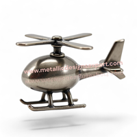 Modelo de Avión Moderno de Latón de Lujo Hecho a Mano, Elegante Escultura de Hélice para Decoración de Escritorio, para Coleccionistas y Entusiastas de la Aviación