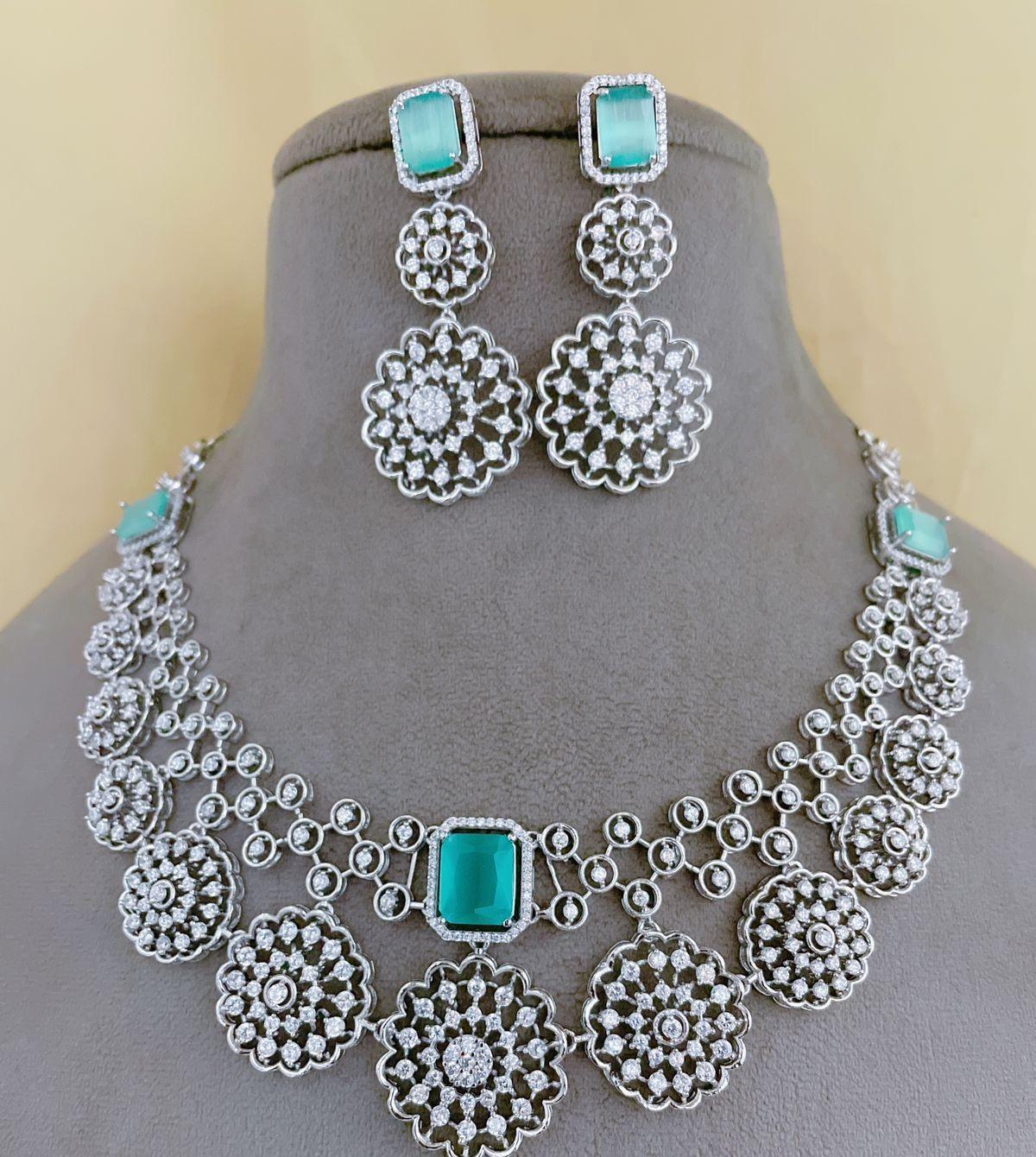 ทะเลสีเขียว