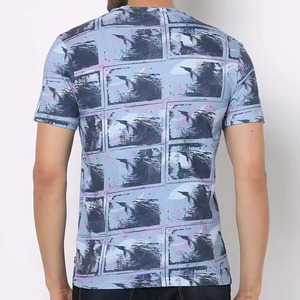 T-shirt élégant personnalisé avec impression par sublimation en tissu léger et décontracté avec col rond pour homme - Product Image 4