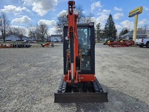 รถขุดขนาดเล็ก Kubota KX018-4 พร้อมห้องโดยสาร แบบตีนตะขาบ สีส้ม - Product Image 4