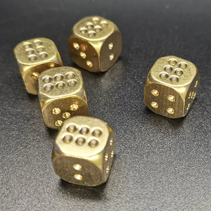 Dado a 6 facce in ottone lucido da 11 mm, cubo in metallo anticato per giochi di ruolo, poker, bar e giochi da collezione - Product Image 1