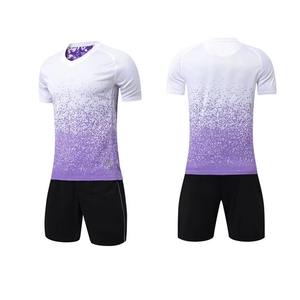Prix de gros en stock, uniforme de football unisexe, logo personnalisé, créez votre propre uniforme de football respirant, anti-UV, à séchage rapide - Product Image 1