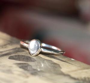 Anillo de howlita de mármol natural en plata de ley 925 hecho a mano, joyería de piedras preciosas blancas, regalo para ella - Product Image 4