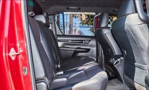 Pick-up 4WD TOYOTA HILUX automatique assez utilisé à vendre/TOYOTA HILUX DIESEL 4x4 DOUBLE - Product Image 3