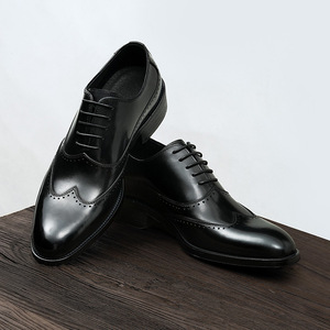 Chaussures brogues en daim souple avec bords perforés et semelle légère, chaussures décontractées pour hommes, chaussures tendance - Product Image 2