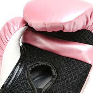 Guantes de boxeo de entrenamiento profesional con logotipo personalizado recién llegados con cierre de gancho y bucle que absorbe la humedad, todos los tamaños, precio disponible - Product Image 5