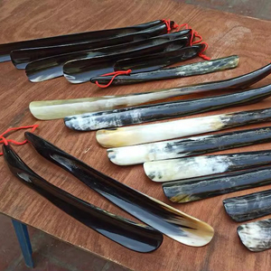 Cuerno de búfalo natural, calzador con logotipo personalizado vintage ecológico con mango largo/corto y diseño de agujero colgante, suministro de fábrica - Product Image 1