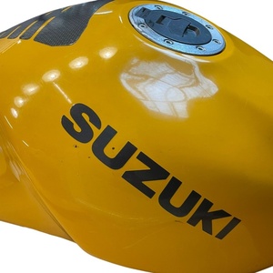 Serbatoio Carburante Giallo di Alta Qualità per Suzuki SV650, Nuovo Serbatoio in Plastica con Rubinetto Originale in Acciaio - Product Image 3