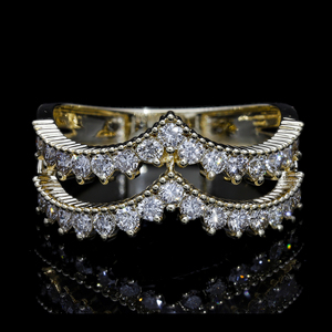 Elegante anillo de banda de Chevron doble de oro de 14 quilates Diseño único en capas con diamantes naturales Joyería de moda nupcial delicada - Product Image 2