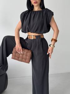 Ensemble pantalon deux pièces personnalisable pour femme, col halter, sans manches, longueur genou, en polyester, fabriqué en Turquie - Product Image 4