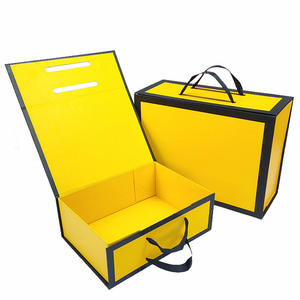 Boîtes cadeaux haut de gamme écologiques personnalisables avec fenêtre en carton kraft, pelliculage mat et gaufrage - Product Image 2