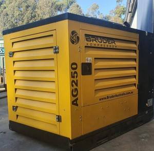 Compresseur à vis rotatif AG250 - 250cfm : Alimenté au diesel, monté sur une plateforme de transport - Product Image 3