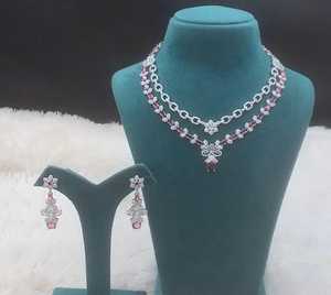 Ensemble de bijoux en laiton pour femmes glamour Mode de luxe élégante avec des diamants américains Cadeau de mariage et de célébration parfait pour elle - Product Image 1