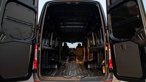 NUOVISSIMO Mercedes-Benz Sprinter 519 Extra Long Diesel 4x2 Euro6 143 CV 2.0L 4 cilindri con guida a sinistra e cambio automatico (modello 2026) - Product Image 4