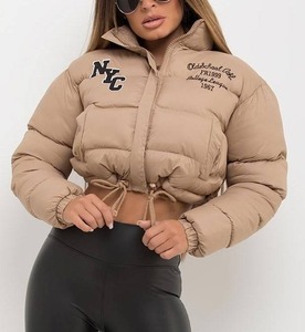 Blouson Bomber Court en Tissu Tissé Chaud d'Hiver de Haute Qualité pour Femmes avec Logo Personnalisé - Product Image 6