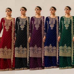 Ensemble de mariage de créateur en velours de viscose, avec broderie lourde, sequins, rivets, travail de perles et bordure en dentelle sur le dupatta et le pantalon palazzo - Product Image 6