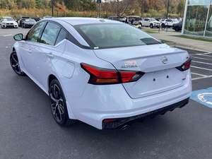 Nissan Altima 2.5 SR AWD Plus 2025 d'occasion en excellent état, sans accident, conduite à gauche/droite - Product Image 2