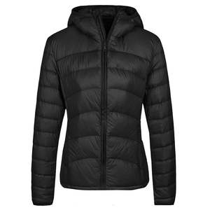 Doudoune matelassée personnalisée de couleur noire pour femmes Doublure en polyester respirant Rembourrage en coton Veste d'hiver à bulles - Product Image 5