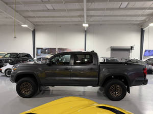 Toyota Tacoma Trail 2023 d'occasion en excellent état - Product Image 2